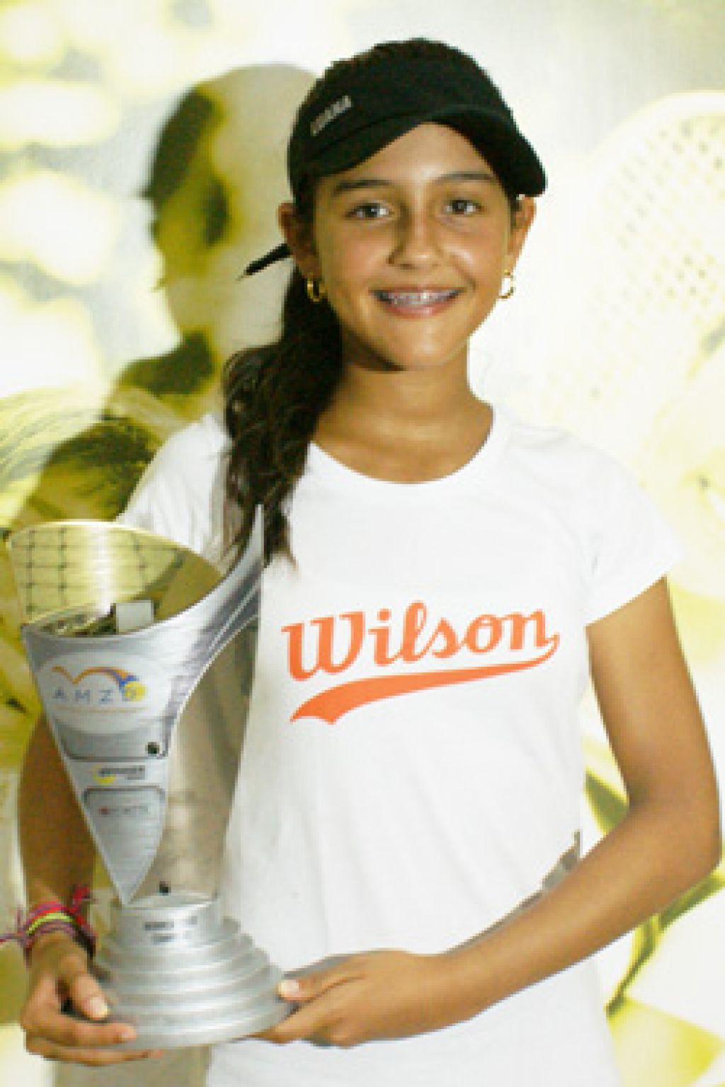 Luana fatura titulo da COSAT em Curitiba