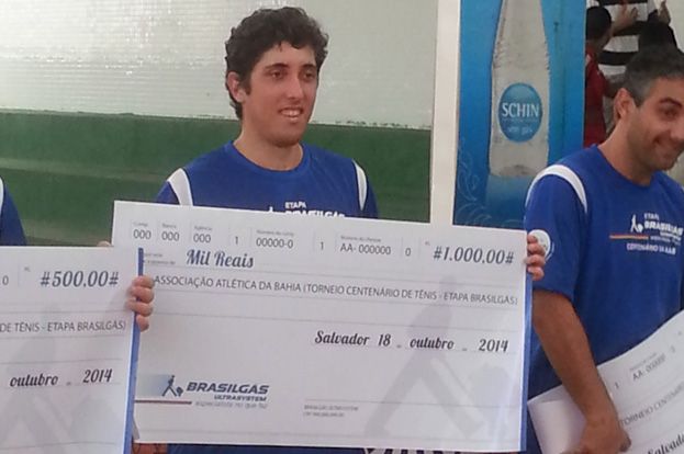 Beto conqjuista título nos 100 anos da AAB